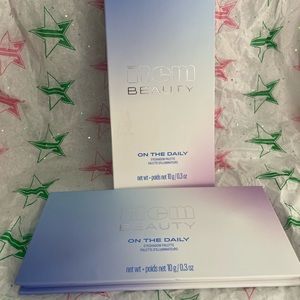 Item Beauty On The Daily Eyeshadow Palette